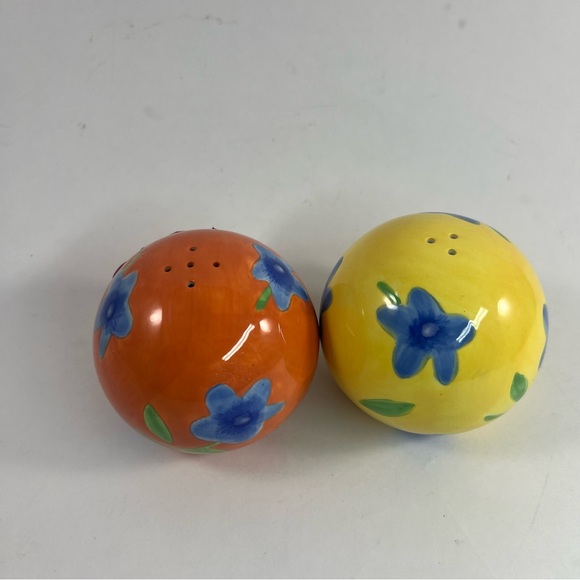 Avon Gift Collection Luau Flowers Floral Salt & Pepper Set - Picture 3 of 7